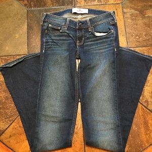 Hollister Size 1 long, boot cut jeans